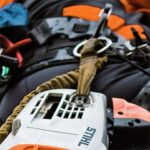 Бензопила MS201 TC-M 3/8"P P 30см 63РМ3 STIHL (11452000268) у робочому положенні — оригінал