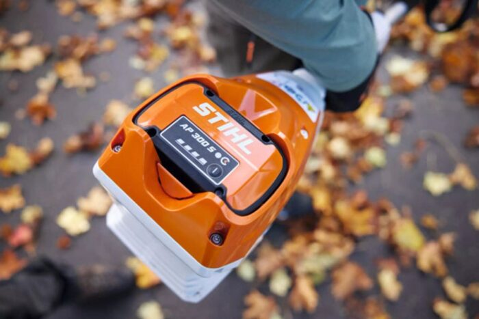 Акумуляторна комбісистема KMA120 R STIHL (FA080116820) - Зображення 7