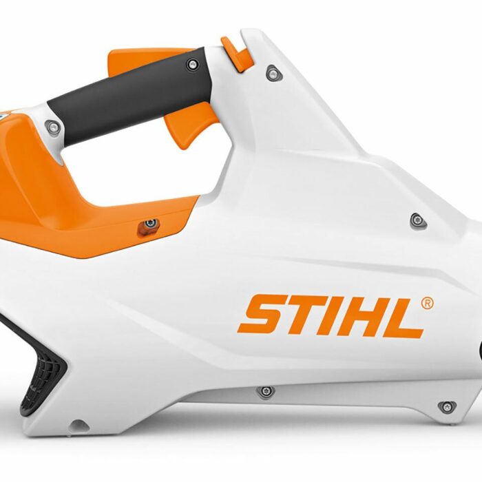 Акумуляторний повітродувний пристрій BGA86 STIHL (BA020115903) у робочому положенні — оригінал