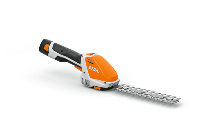 Акумуляторні ножиці HSA26 Set (акумулятор та зарядний пр.в компл.) STIHL (HA030113506) у робочому...