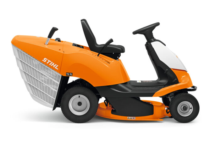 Мінітрактор-косарка RT4082.1 STIHL (61402000005) у робочому положенні — оригінал