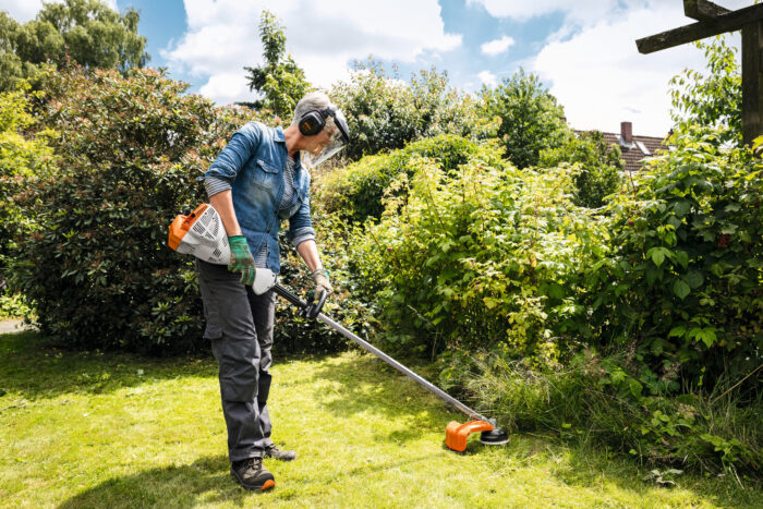 Детальний знімок Мотокоса FS56 ніж 230-2 STIHL від офіційного дилера