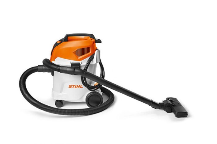 Пилосос SE33 STIHL (SE010124413) у робочому положенні — оригінал