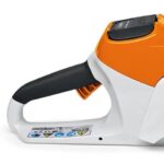 Акумуляторна пила MSA 161 T 30см STIHL (12522000068) у робочому положенні — оригінал